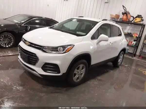 KL7CJPSB0KB823632 2019 CHEVROLET TRAX - Image 2