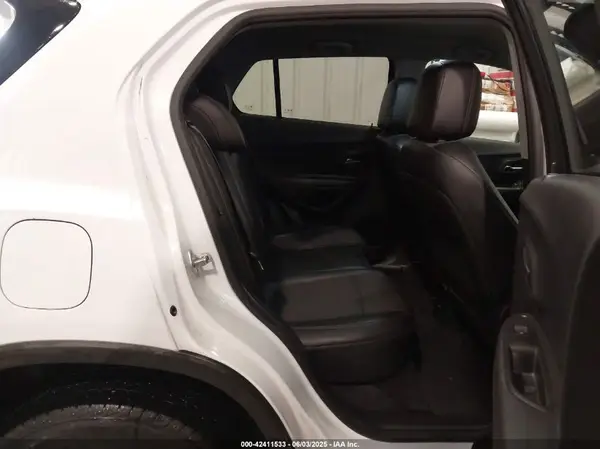 KL7CJPSB0KB823632 2019 CHEVROLET TRAX - Image 8