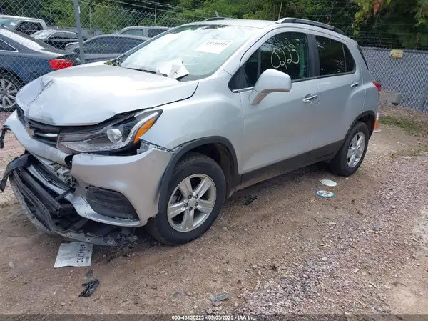 KL7CJPSB0KB867677 2019 CHEVROLET TRAX - Image 2