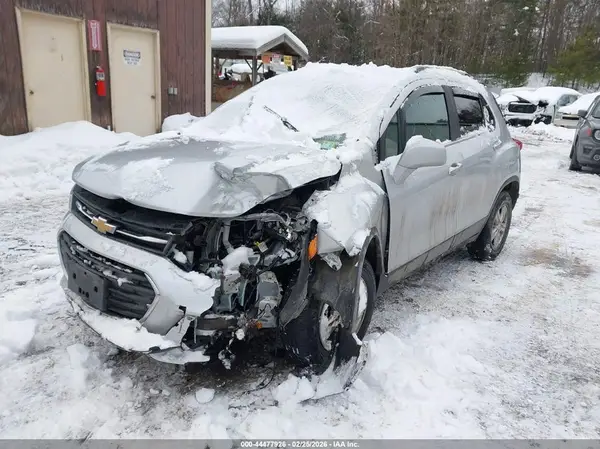 KL7CJPSB0KB888027 2019 CHEVROLET TRAX - Image 2