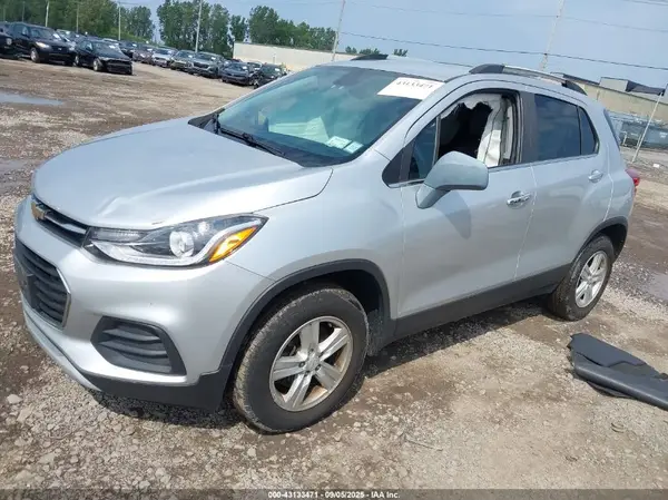 KL7CJPSB0KB890666 2019 CHEVROLET TRAX - Image 2