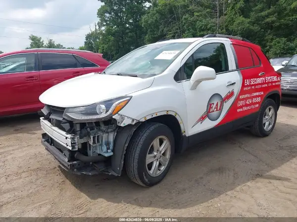 KL7CJPSB0KB905232 2019 CHEVROLET TRAX - Image 2