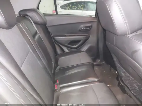 KL7CJPSB0KB916487 2019 CHEVROLET TRAX - Image 8