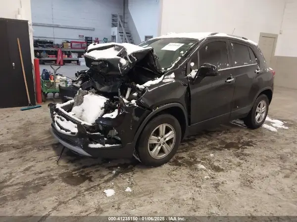 KL7CJPSB0KB943933 2019 CHEVROLET TRAX - Image 2