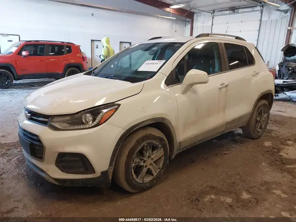 KL7CJPSB0KB945892 2019 CHEVROLET TRAX - Image 2