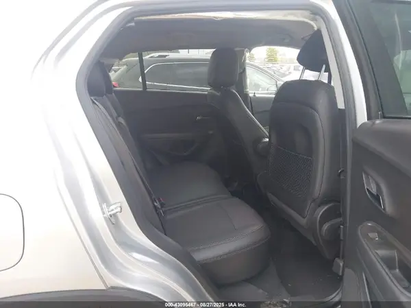 KL7CJPSB0KB952986 2019 CHEVROLET TRAX - Image 8