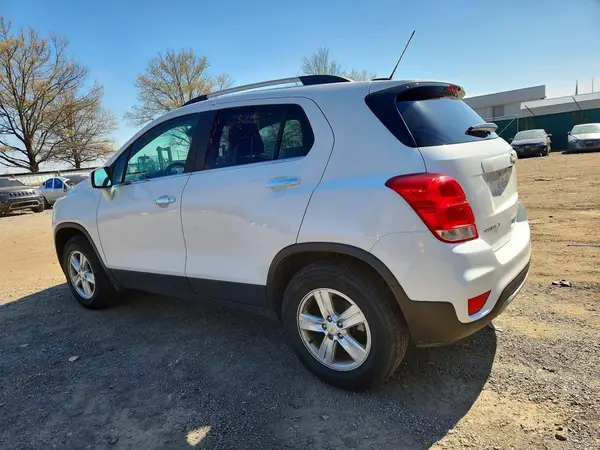 KL7CJPSB0LB000958 2020 CHEVROLET TRAX - Image 2