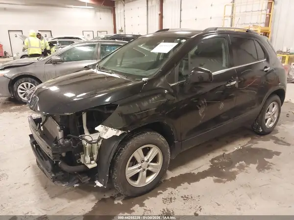 KL7CJPSB0LB003066 2020 CHEVROLET TRAX - Image 2