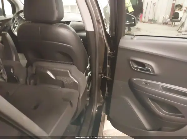 KL7CJPSB0LB003066 2020 CHEVROLET TRAX - Image 8