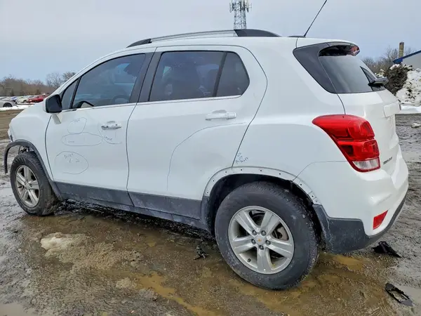 KL7CJPSB0LB046015 2020 CHEVROLET TRAX - Image 2
