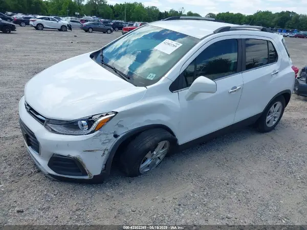 KL7CJPSB0LB057547 2020 CHEVROLET TRAX - Image 2