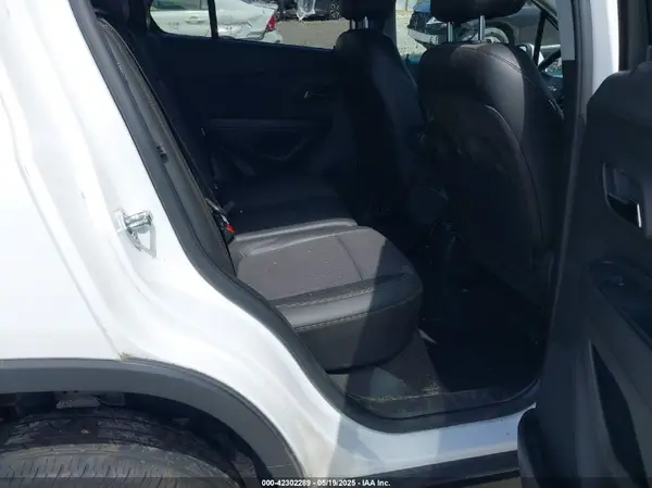 KL7CJPSB0LB057547 2020 CHEVROLET TRAX - Image 8