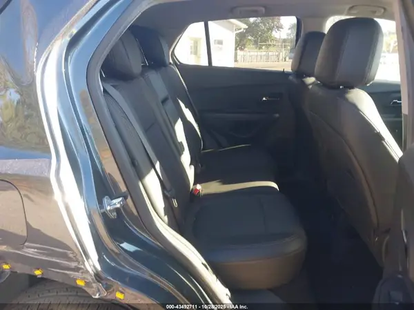 KL7CJPSB0MB304017 2021 CHEVROLET TRAX - Image 8