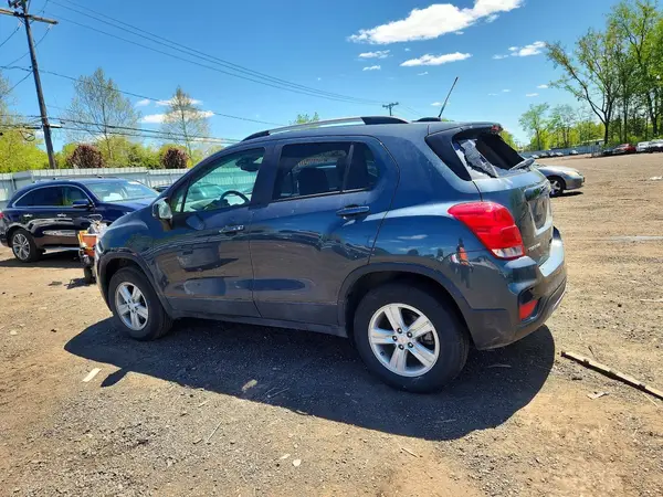 KL7CJPSB0MB308925 2021 CHEVROLET TRAX - Image 2