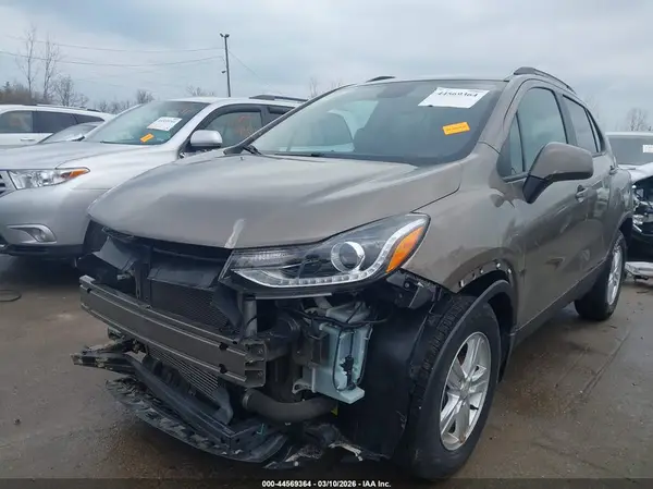 KL7CJPSB0MB316054 2021 CHEVROLET TRAX - Image 2