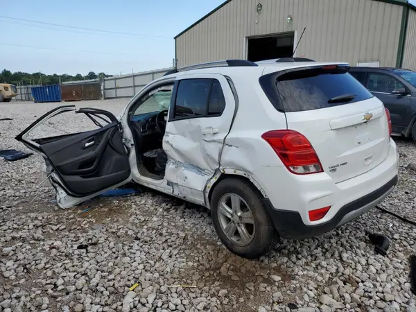 KL7CJPSB0MB325224 2021 CHEVROLET TRAX - Image 2