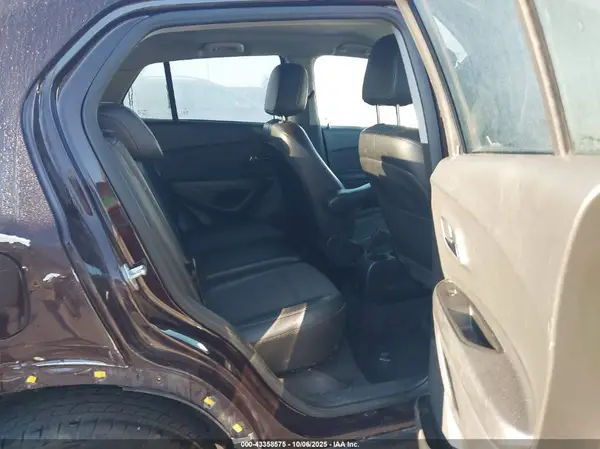 KL7CJPSB0MB325661 2021 CHEVROLET TRAX - Image 8