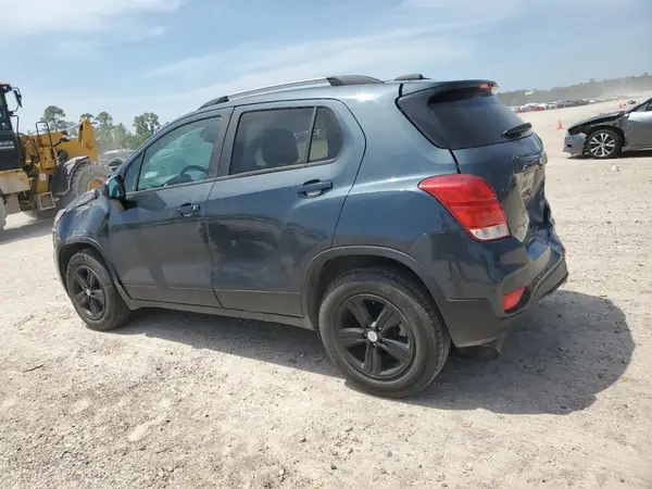 KL7CJPSB0MB325921 2021 CHEVROLET TRAX - Image 2