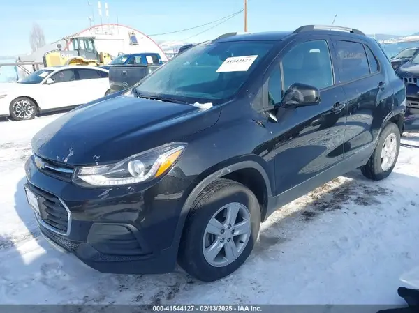 KL7CJPSB0MB333002 2021 CHEVROLET TRAX - Image 2