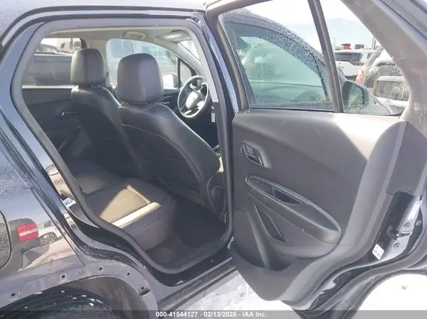 KL7CJPSB0MB333002 2021 CHEVROLET TRAX - Image 8