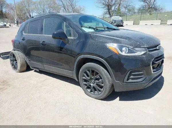 KL7CJPSB0MB340466 2021 CHEVROLET TRAX - Image 1