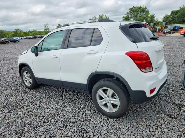 KL7CJPSB0MB345571 2021 CHEVROLET TRAX - Image 2