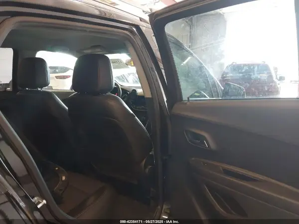 KL7CJPSB0MB346011 2021 CHEVROLET TRAX - Image 8