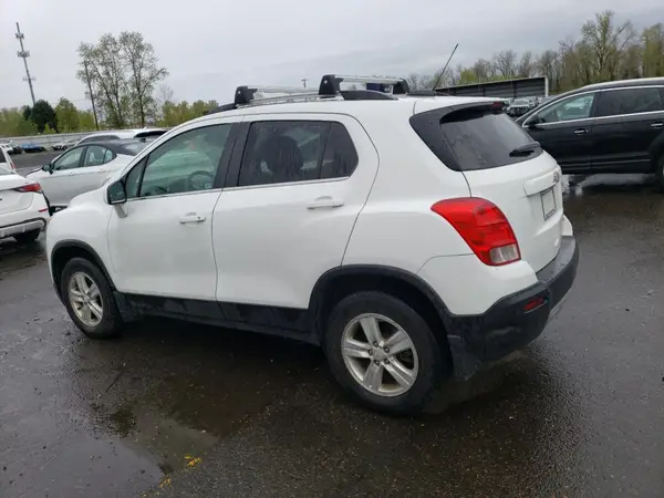 KL7CJPSB1GB543712 2016 CHEVROLET TRAX - Image 2