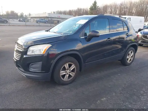KL7CJPSB1GB559313 2016 CHEVROLET TRAX - Image 2