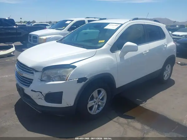 KL7CJPSB1GB569842 2016 CHEVROLET TRAX - Image 2