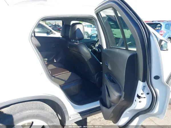 KL7CJPSB1GB569842 2016 CHEVROLET TRAX - Image 8
