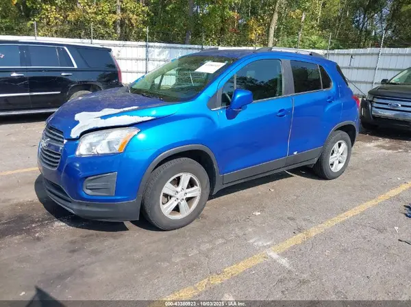 KL7CJPSB1GB587709 2016 CHEVROLET TRAX - Image 2