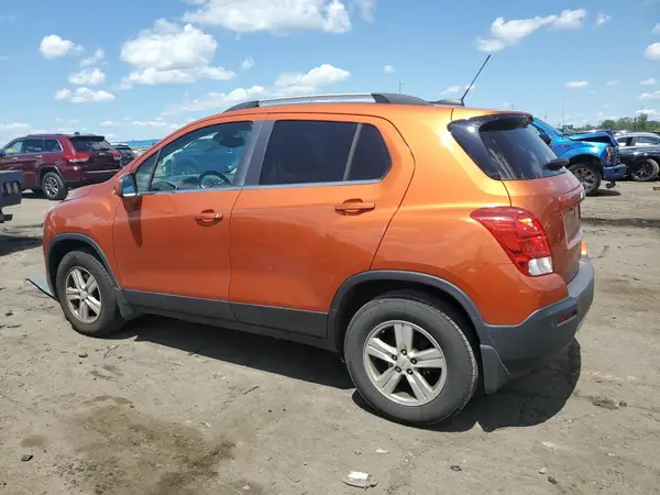 KL7CJPSB1GB593641 2016 CHEVROLET TRAX - Image 2