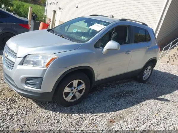 KL7CJPSB1GB610664 2016 CHEVROLET TRAX - Image 2