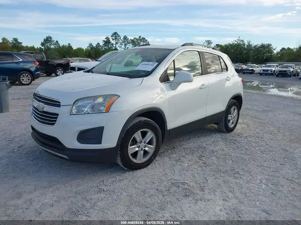 KL7CJPSB1GB694517 2016 CHEVROLET TRAX - Image 2