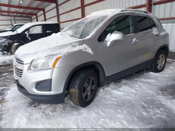 KL7CJPSB1GB754604 2016 CHEVROLET TRAX - Image 2