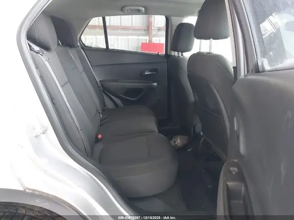KL7CJPSB1GB754604 2016 CHEVROLET TRAX - Image 8