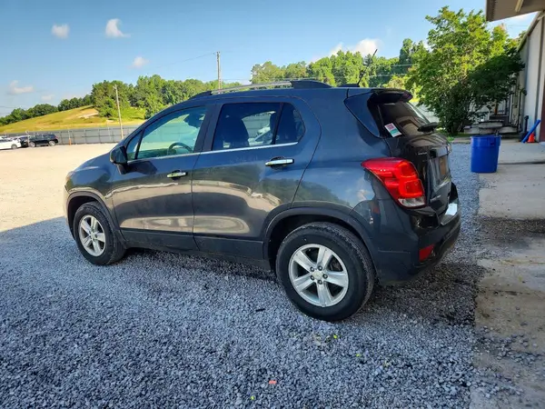 KL7CJPSB1HB257747 2017 CHEVROLET TRAX - Image 2