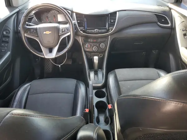 KL7CJPSB1JB569685 2018 CHEVROLET TRAX - Image 8