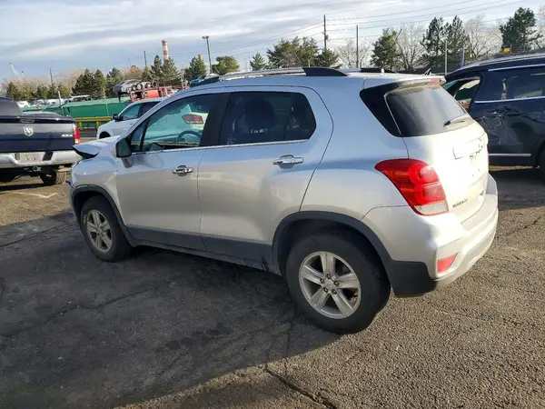 KL7CJPSB1JB573414 2018 CHEVROLET TRAX - Image 2