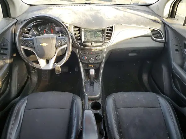KL7CJPSB1JB573414 2018 CHEVROLET TRAX - Image 8