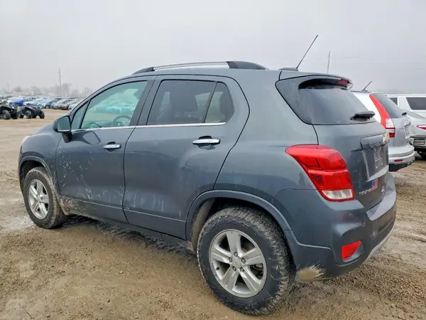 KL7CJPSB1JB590858 2018 CHEVROLET TRAX - Image 2