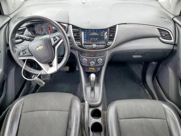 KL7CJPSB1JB590858 2018 CHEVROLET TRAX - Image 8