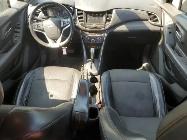 KL7CJPSB1JB656356 2018 CHEVROLET TRAX - Image 8