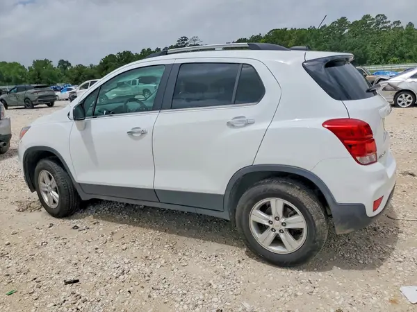 KL7CJPSB1JB670869 2018 CHEVROLET TRAX - Image 2
