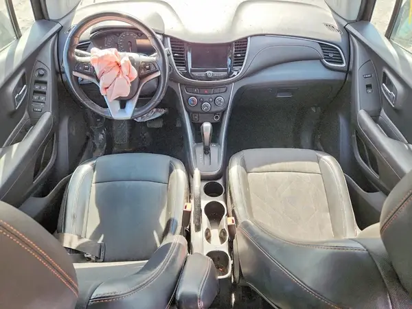 KL7CJPSB1JB671875 2018 CHEVROLET TRAX - Image 8