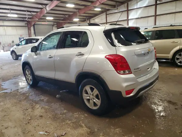 KL7CJPSB1JB703126 2018 CHEVROLET TRAX - Image 2