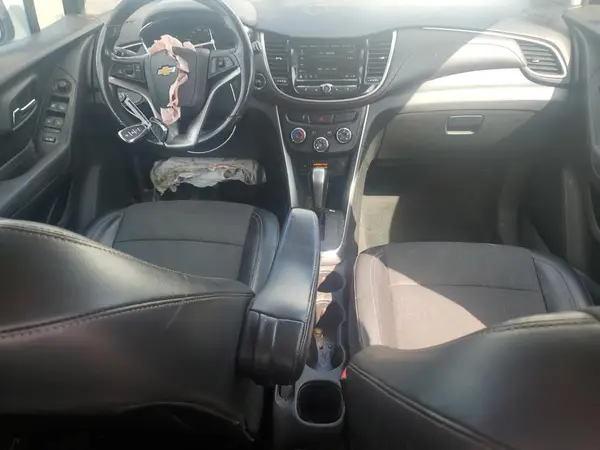KL7CJPSB1JB711243 2018 CHEVROLET TRAX - Image 8