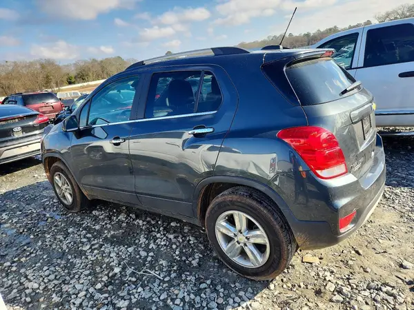 KL7CJPSB1JB729659 2018 CHEVROLET TRAX - Image 2