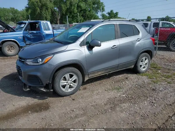 KL7CJPSB1KB744101 2019 CHEVROLET TRAX - Image 2